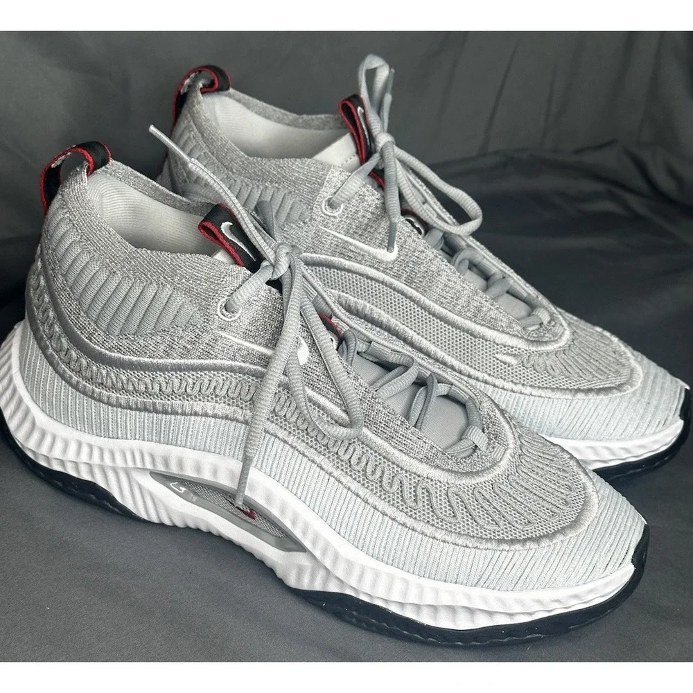 Nike Cosmic Unity 3 Varsity Platinum Silver Basketball Shoes US Men's Size 8 NEW
